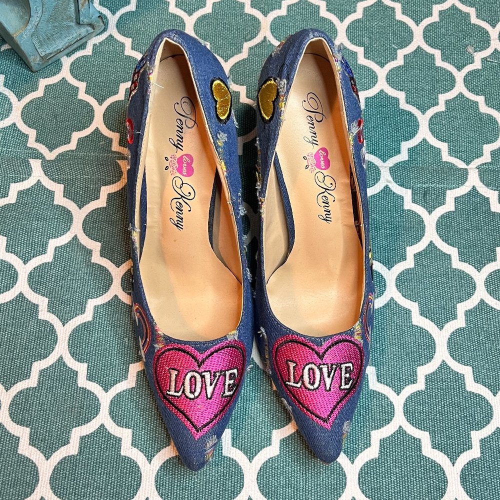 Penny loves Kenny America Pumps